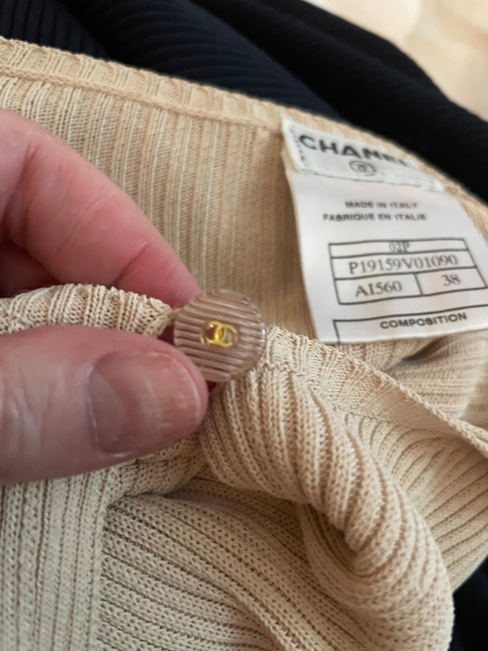 Chanel Vintage 02P Karl Lagerfeld Printemps Ribbed Knit Cardigan Beige CC Button - Picture 5 of 13